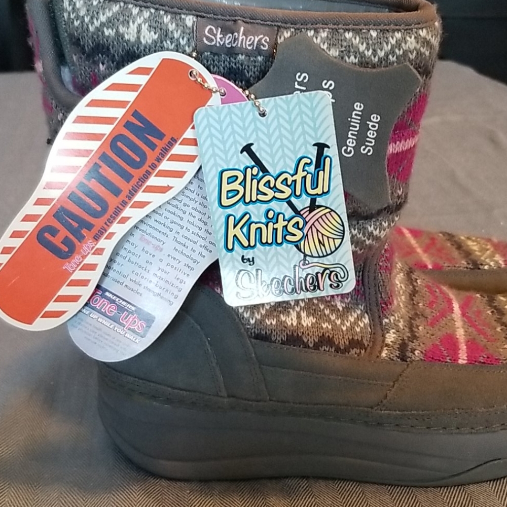 Sneakers - Picture 3 of 5